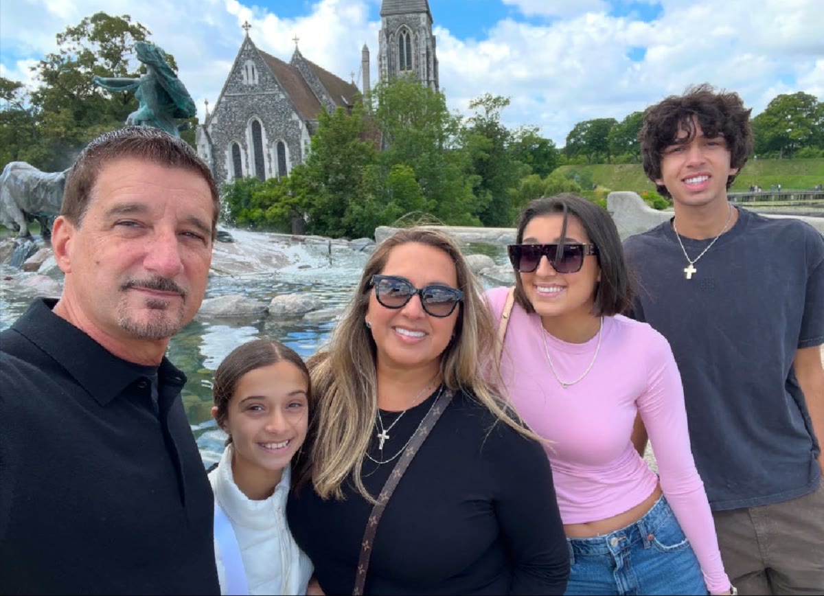 Peter Economy with his family